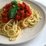 Szybkie spaghetti z kiełbaskowym sosem