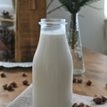 Domowe mleko roślinne z orzechów laskowych
