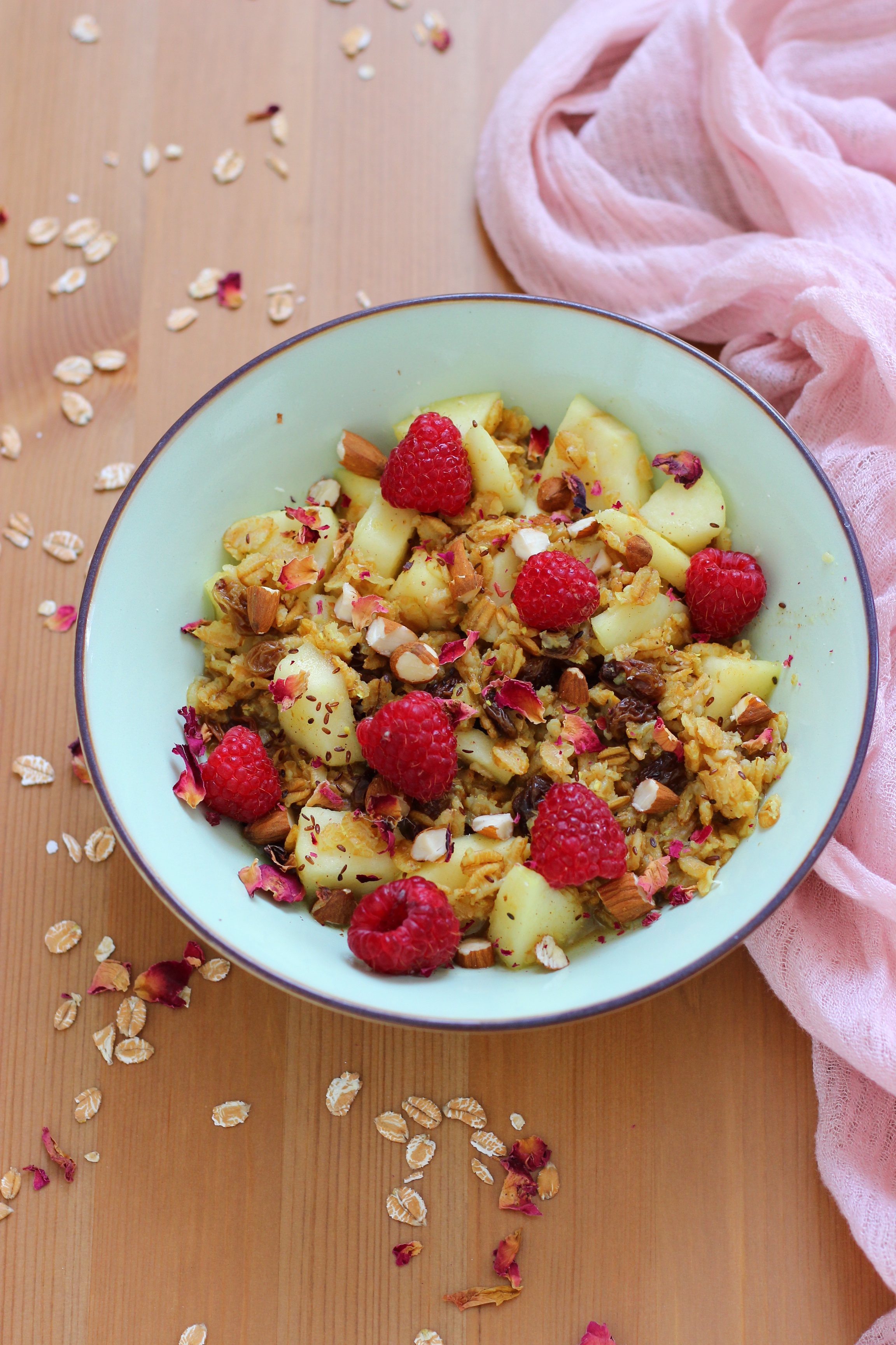 Orkiszowy habermus z malinami